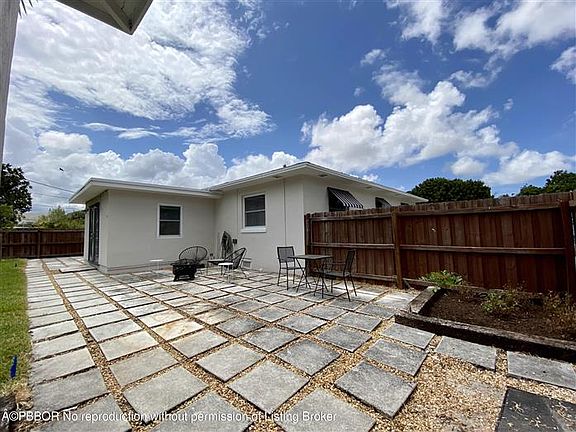5th image of 818 Forest Hill Blvd