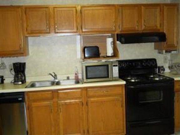 4th image of 6724 Kentford Ct