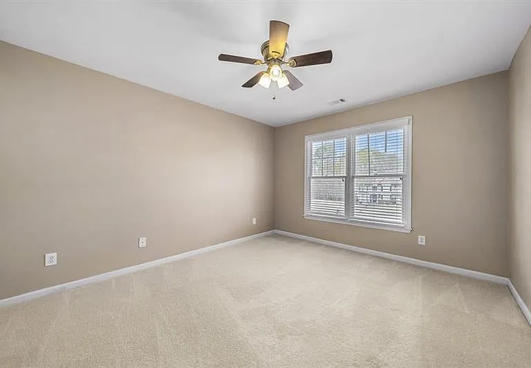 130 Candler Ct — Photo 37