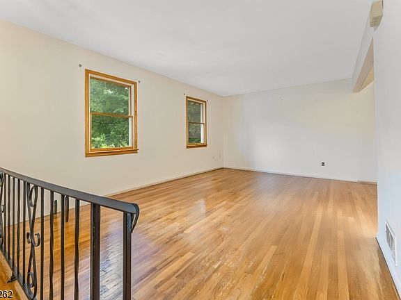 4th image of 1065 Papen Rd