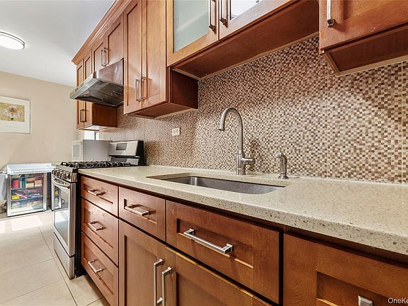 2nd image of 33-07 91 st Street #3K