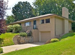 5273 95th St W, Bloomington, MN 55437