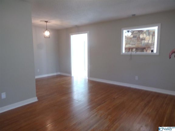 5th image of 3809 Ashland Dr SW