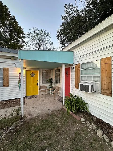 23723 Railroad Ave - C — Photo 3