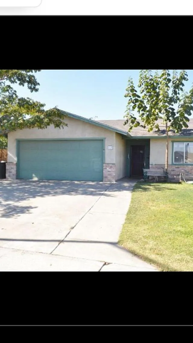 227 Blossom Dr photo 1