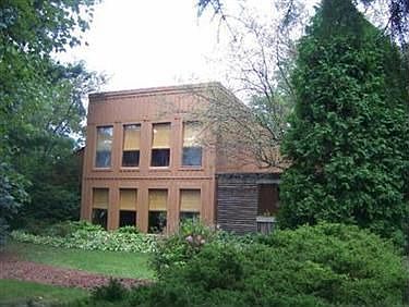 1st image of 904 Mansell Dr