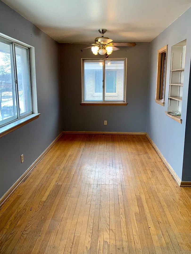 9500 W Capitol Dr 4 unit — Photo 3