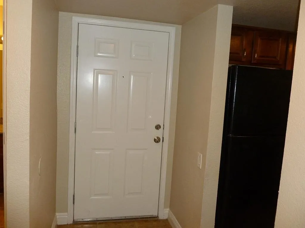 1 bed, 695 sqft, $1,100 — Photo 3