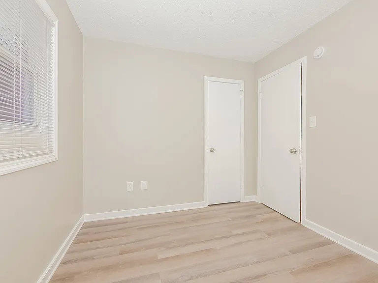 1768172_025_bedroom_13322790.jpg