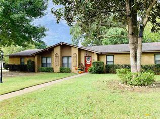 1801 Buckner Dr, Longview, TX 75604