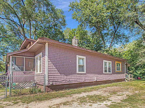 2nd image of 244 Parkway Dr #2