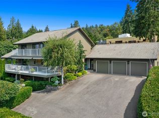 12530 Holmes Point Dr NE, Kirkland, WA 98034