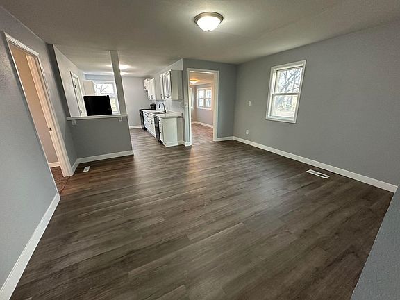 2nd image of 1802 Grand Ave