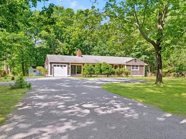 87 Jagger Ln, Westhampton, NY 11977