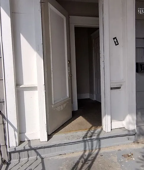 2128 Genesee St — Photo 1