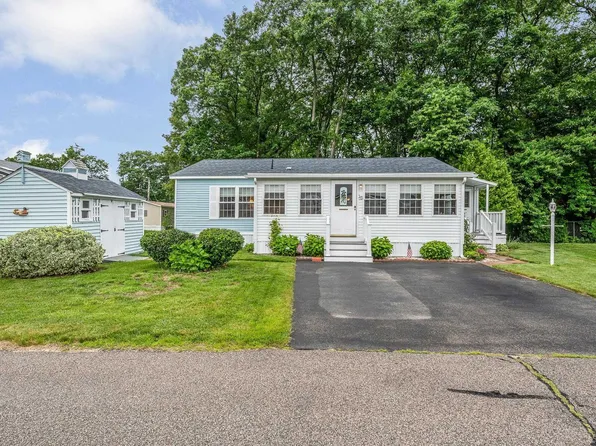 13 Blueberry Lane, Seabrook, NH 03874