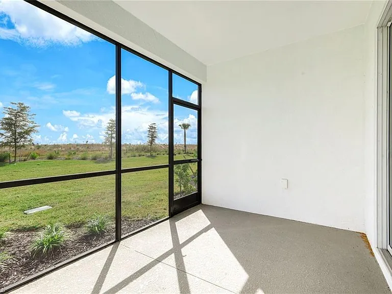 11811 Venetian Lagoon Dr #102 — Photo 32