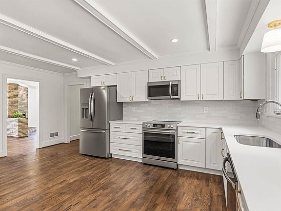 2nd image of 109 Stephens Ln