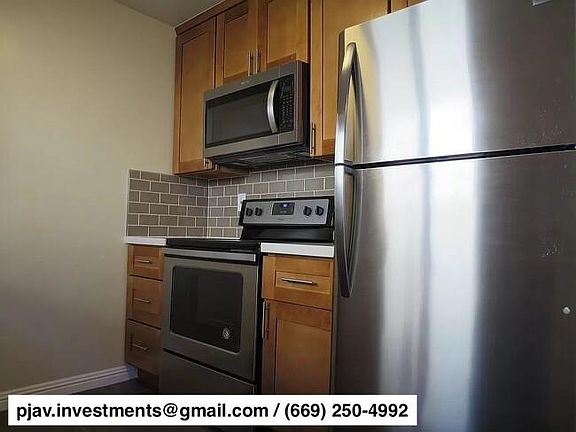 2nd image of 218 Echo Ave APT 2