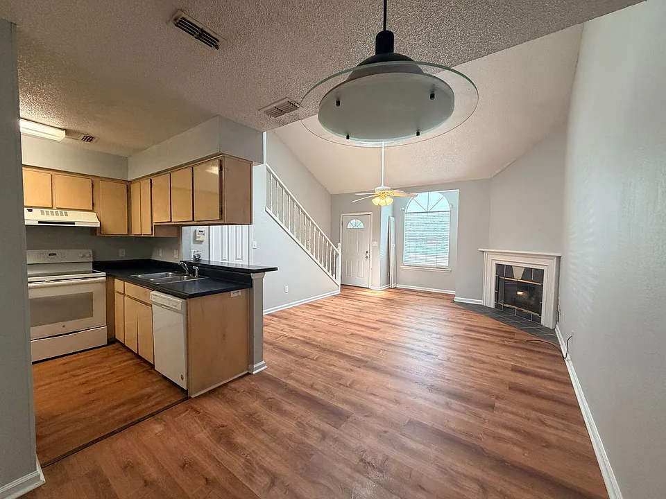 2436 Nugget Ln