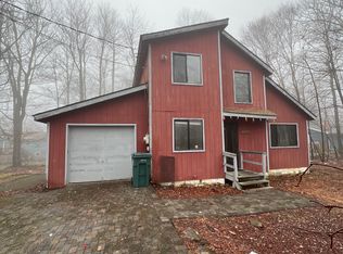 7339 Meadowlark Dr, Tobyhanna, PA