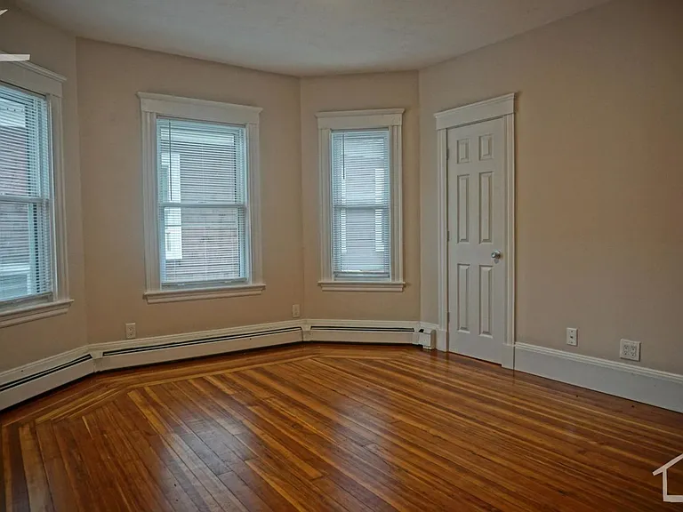 110 Chester St #6 — Photo 3