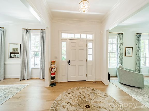 3rd image of 5110 Oxford Crescent Ct