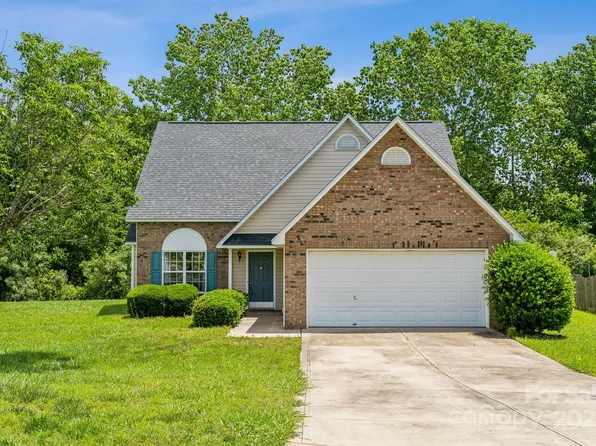 3038 Twin Peaks Ct, Monroe, NC 28110