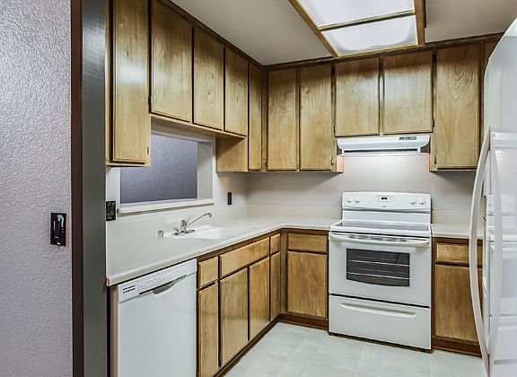 New dishwasher, refrigerator