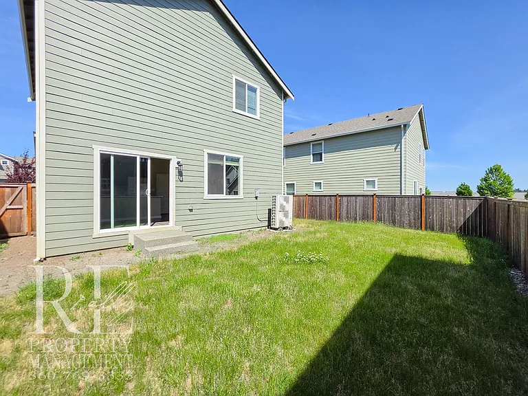 106 McNeal Ave — Photo 17