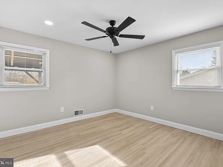 3887 Shadywood Dr — Photo 19