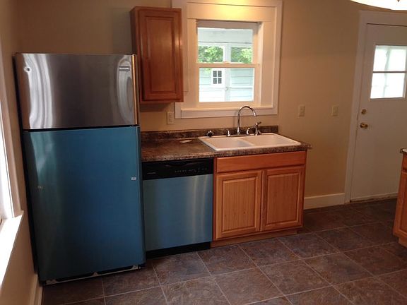 5th image of 3907 Thomas Ave N
