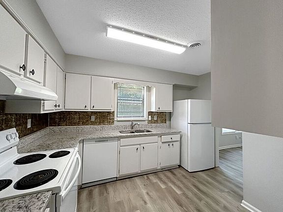 2nd image of 790 Clarington Dr