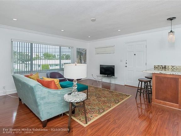 5th image of 2850 30th St #20