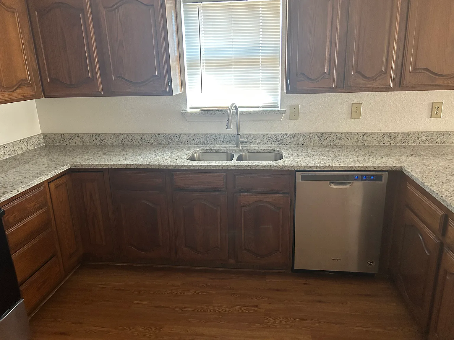 3 bed, 1811 sqft, $2,000 — Photo 4