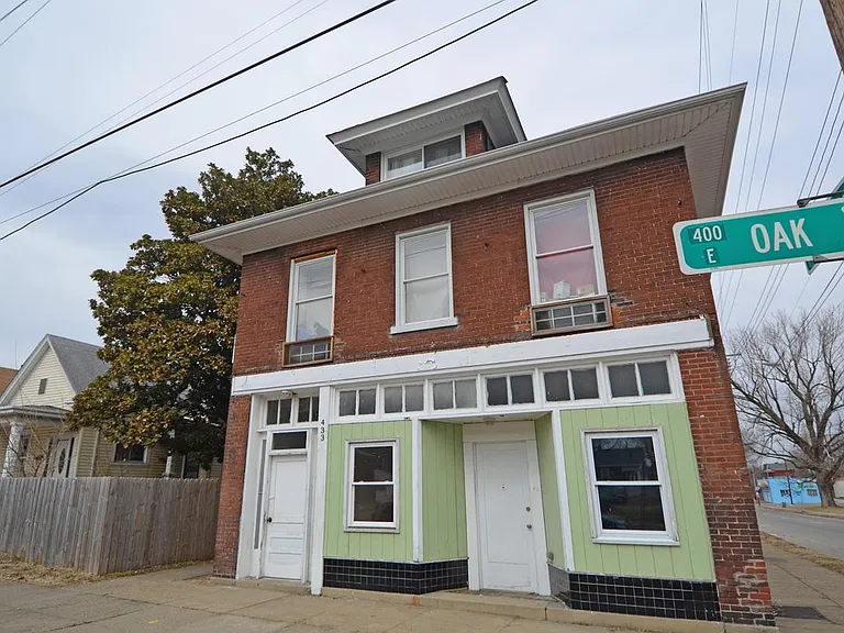 433 E Oak St #4 — Photo 1
