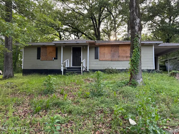 2871 Woodside Dr, Jackson, MS 39212