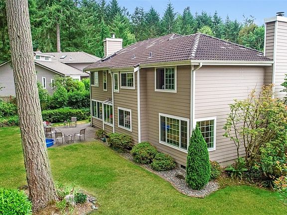 3rd image of 622 Gardiner Ct