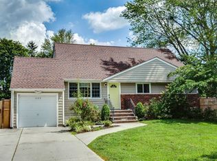 605 Larkfield Rd, East Northport, NY 11731