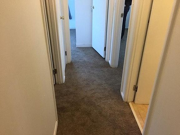 5th image of 281 E Wrightwood Ave