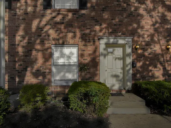 124 Beacon Run E, Columbus, OH 43228