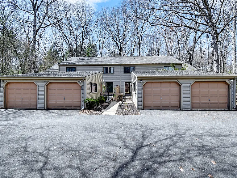 32 Farmington Chase Cres #32 — Photo 32