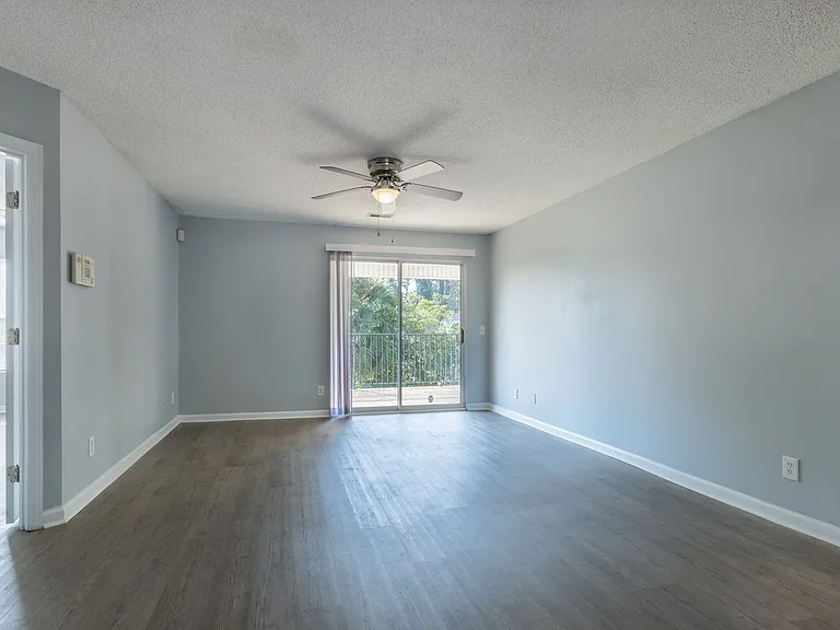 120 Harbison Dr — Photo 3