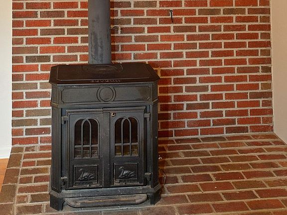 COZY WOOD STOVE
