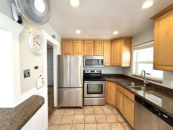 5th image of 2231 E Hollywood Ave