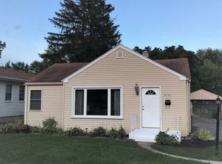 5733 Plymouth St, Downers Grove, IL 60516