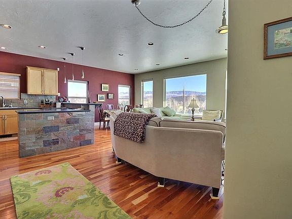 4th image of 428 Amy Court