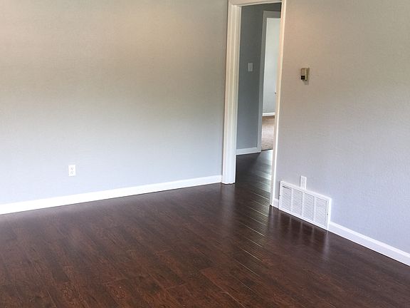 4th image of 521 Patterson Dr