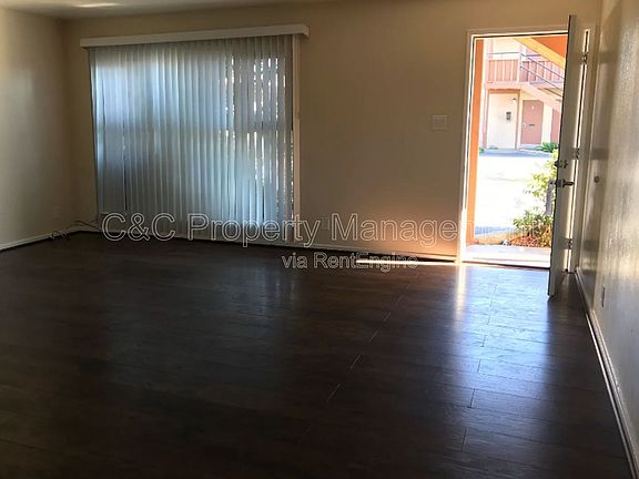 3rd image of 926 Lupin Dr APT 2