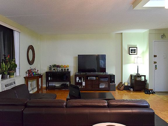5th image of 144-77 Roosevelt Ave #4F